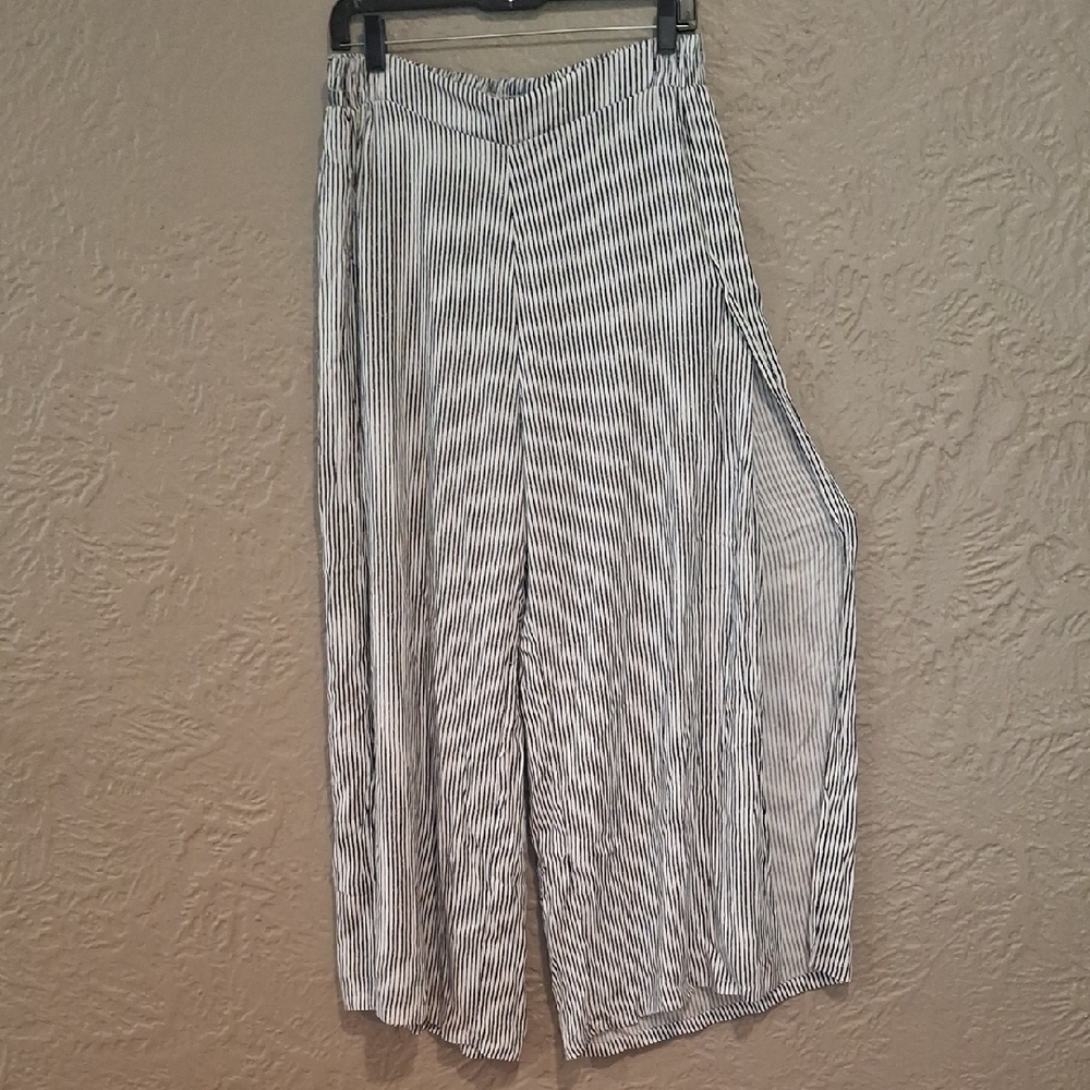 West Loop Navy and White Palazzo Pants